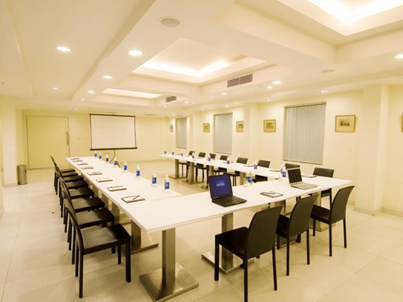 Avalon Courtyard Residence Suites Neu-Delhi Exterior foto