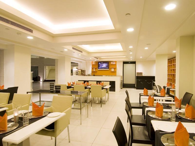 Avalon Courtyard Residence Suites Neu-Delhi Restaurant foto