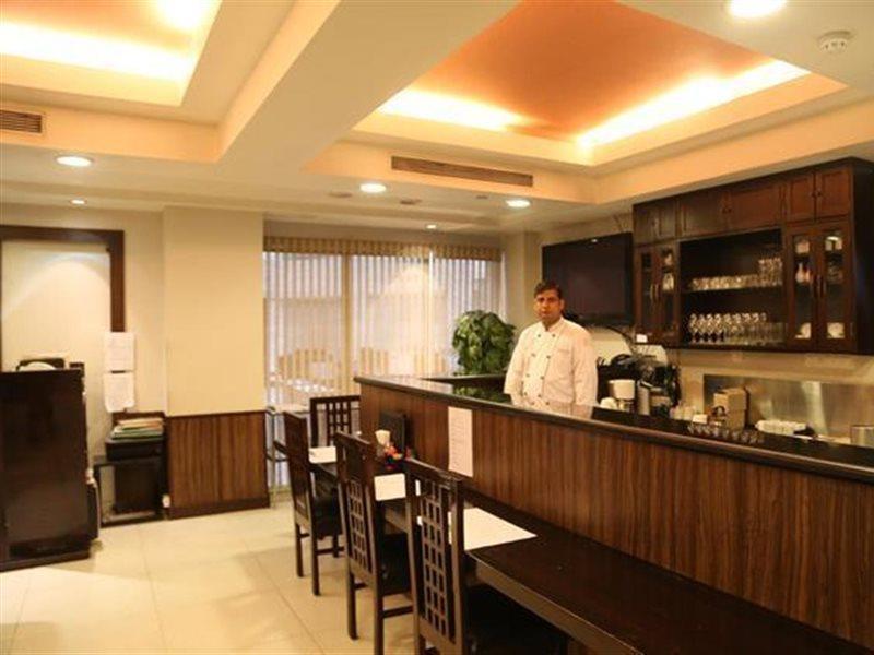 Avalon Courtyard Residence Suites Neu-Delhi Exterior foto
