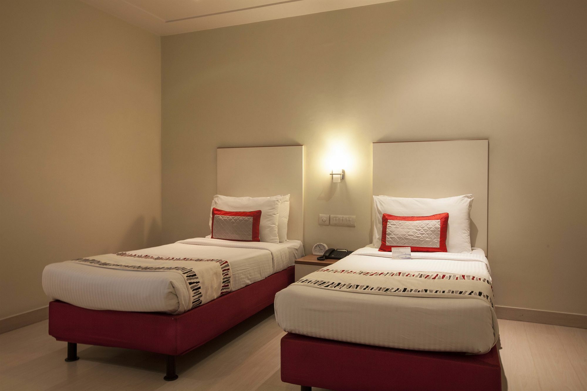 Avalon Courtyard Residence Suites Neu-Delhi Exterior foto