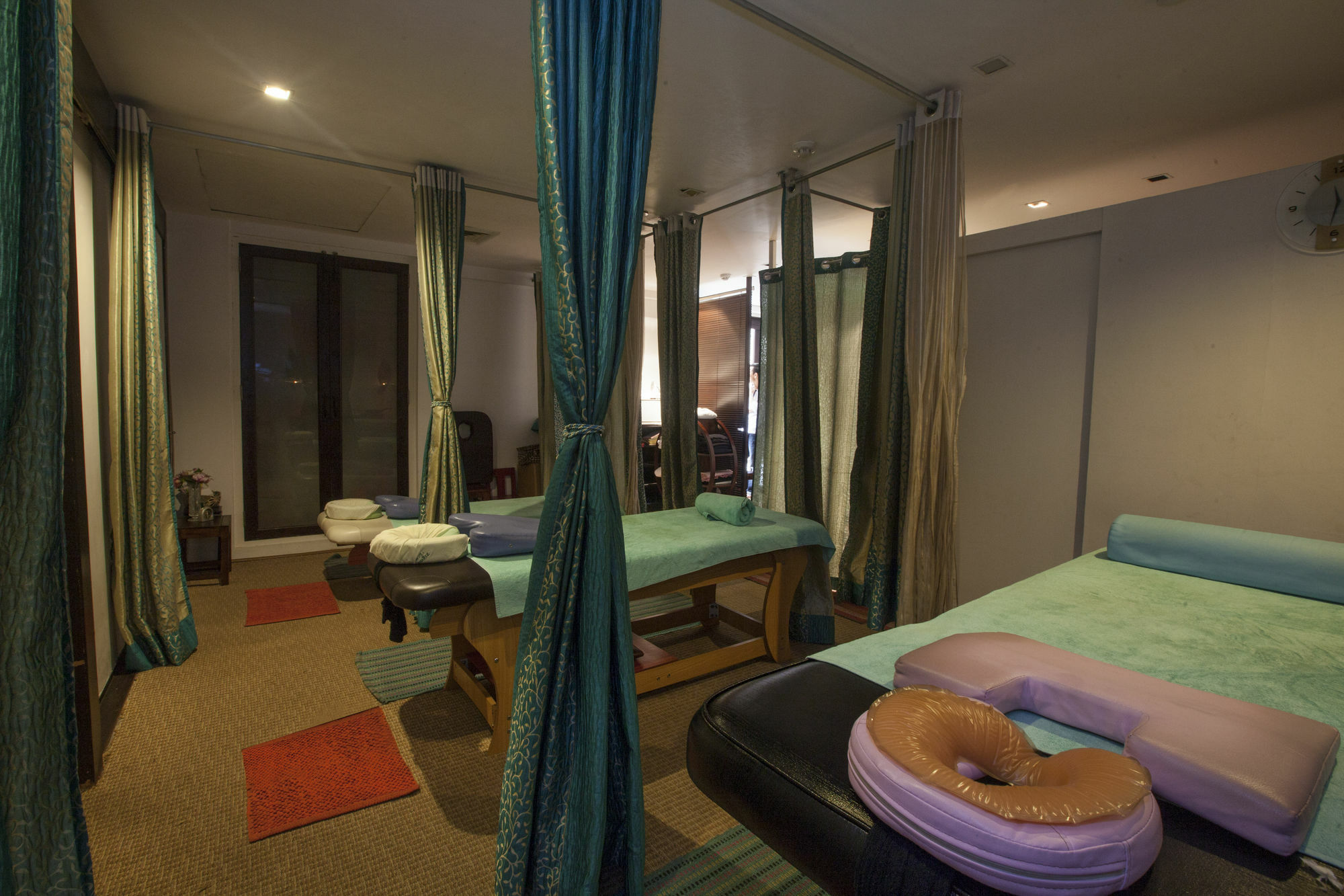 Avalon Courtyard Residence Suites Neu-Delhi Exterior foto